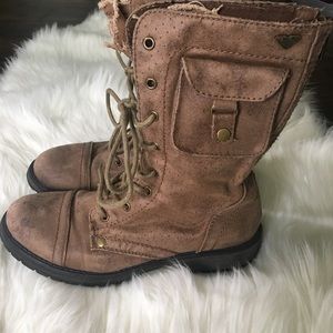 Size 7.5 Brown Roxy Boots